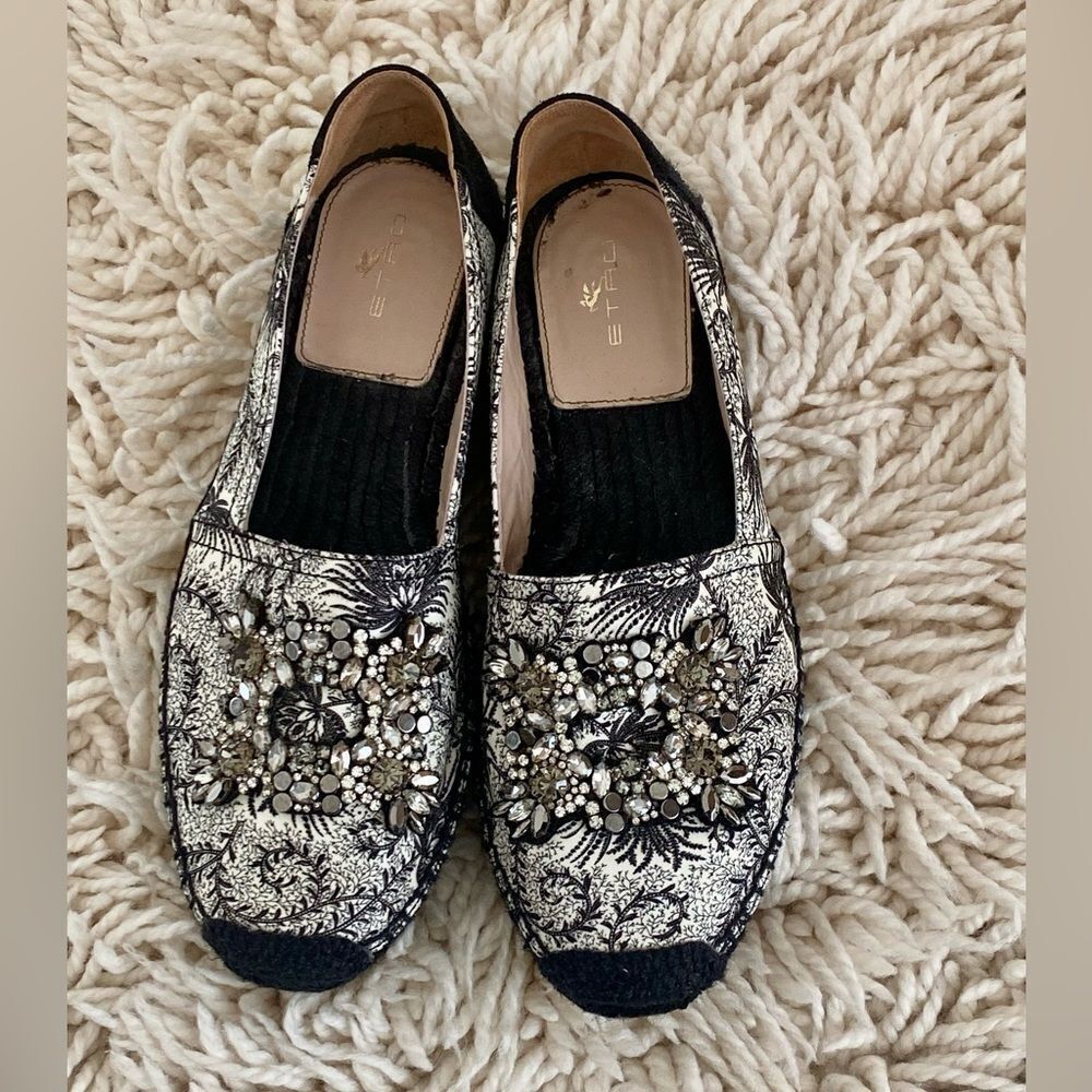 Fun shoes by Retro in size 39/9